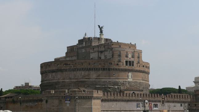 La bella Italia bereisen Sie am Besten mit einem Gabelflug. Hin nach Mailand und zurück von Catania